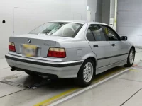BMW 3-Series лот № 90165 оценка 4  с аукциона в Японии 1