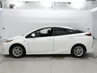 Toyota PRIUS PHV лот № 30313 оценка 4.5  с аукциона в Японии 3