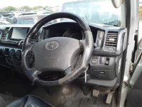 Toyota HIACE VAN лот № 40047 оценка R  с аукциона в Японии 8