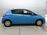 Toyota VITZ лот № 90317 оценка 3.5  с аукциона в Японии 1