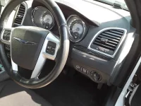 Chrysler 300 лот № 90095 оценка 4  с аукциона в Японии 8