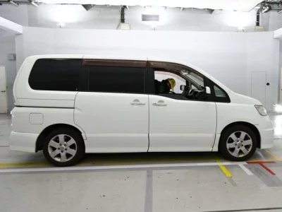 Nissan SERENA  с аукциона в Японии