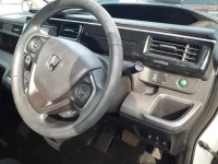 Honda STEP WAGON лот № 30331 оценка 4  с аукциона в Японии 8