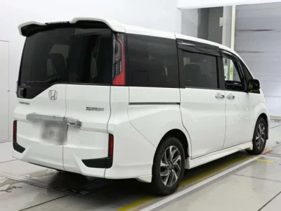 Honda STEP WAGON  с аукциона в Японии