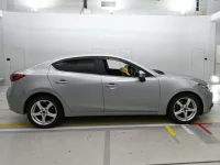 Mazda AXELA лот № 10099 оценка 4  с аукциона в Японии 2