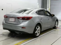 Mazda AXELA лот № 10099 оценка 4  с аукциона в Японии 1