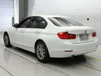 BMW 3-Series лот № 38059 оценка 4  с аукциона в Японии 5