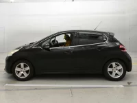 Peugeot 208 лот № 38047 оценка 3.5  с аукциона в Японии 3