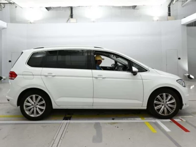 Volkswagen GOLF TOURAN