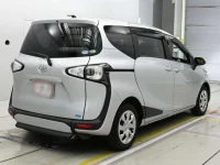 Toyota SIENTA лот № 33204 оценка 4  с аукциона в Японии 1