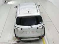 Toyota SIENTA лот № 33204 оценка 4  с аукциона в Японии 7