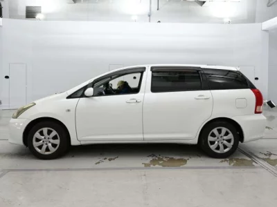 Toyota WISH  с аукциона в Японии