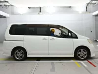 Nissan SERENA лот № 20251 оценка 3.5  с аукциона в Японии 2