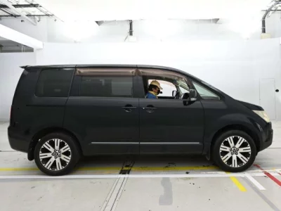 Mitsubishi DELICA D5  с аукциона в Японии