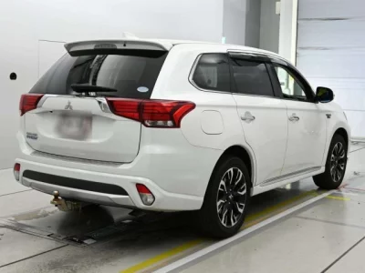 Mitsubishi OUTLANDER PHEV
