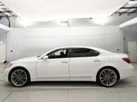 Lexus LS лот № 30449 оценка R  с аукциона в Японии 3