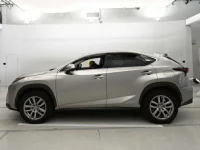 Lexus NX лот № 30461 оценка 4  с аукциона в Японии 3