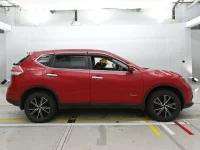 Nissan X-TRAIL лот № 90348 оценка 3.5  с аукциона в Японии 2