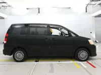 Toyota NOAH лот № 30366 оценка 3.5  с аукциона в Японии 2