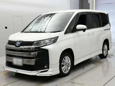 Toyota NOAH  с аукциона в Японии