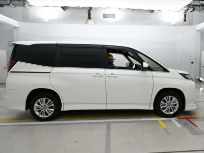 Toyota NOAH  с аукциона в Японии