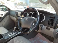 Toyota HILUX SURF лот № 30455 оценка 3.5  с аукциона в Японии 8