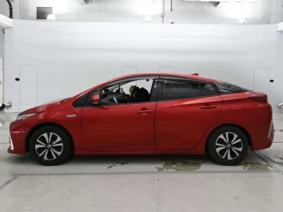 Toyota Prius PHV