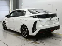 Toyota PRIUS PHV лот № 36275 оценка 4  с аукциона в Японии 5