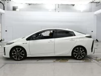 Toyota PRIUS PHV лот № 36275 оценка 4  с аукциона в Японии 3