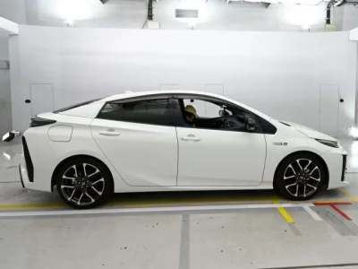 Toyota Prius PHV