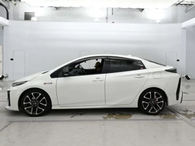 Toyota Prius PHV