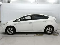 Toyota PRIUS PHV лот № 10178 оценка 3.5  с аукциона в Японии 3