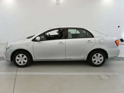 Toyota COROLLA AXIO  с аукциона в Японии