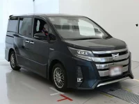 Toyota NOAH лот № 30501 оценка 4  с аукциона в Японии 3