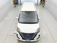 Nissan SERENA лот № 30562 оценка 4  с аукциона в Японии 6