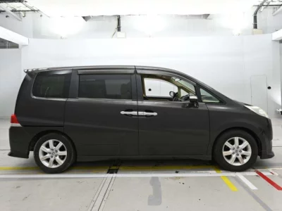 Honda STEP WAGON  с аукциона в Японии