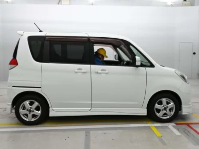 Mitsubishi DELICA D2