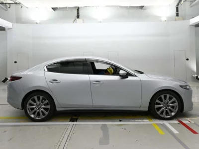 Mazda MAZDA3  с аукциона в Японии