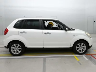 Mazda VERISA  с аукциона в Японии