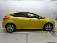 Ford FOCUS лот № 38143 оценка 4  с аукциона в Японии 2