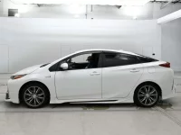 Toyota PRIUS PHV лот № 30653 оценка R  с аукциона в Японии 3