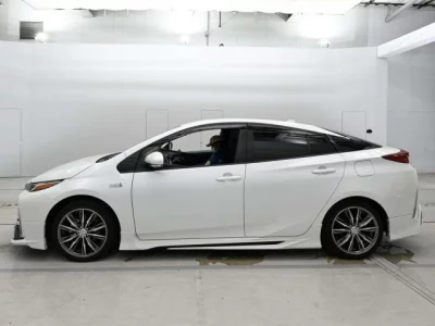Toyota Prius PHV