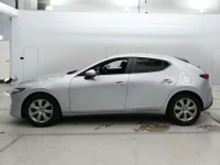 Mazda MAZDA3 лот № 30579 оценка 3.5  с аукциона в Японии 3