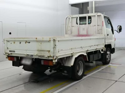 Toyota DYNA  с аукциона в Японии