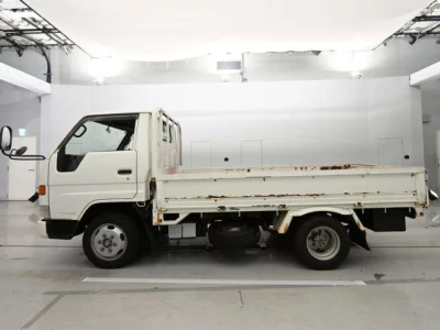Toyota DYNA  с аукциона в Японии