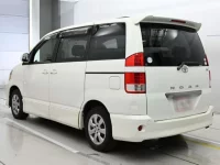 Toyota NOAH лот № 10209 оценка 3.5  с аукциона в Японии 5