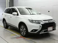 Mitsubishi OUTLANDER лот № 30611 оценка RA  с аукциона в Японии 3