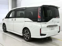 Honda STEP WAGON лот № 30617 оценка 4.5  с аукциона в Японии 5