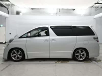 Toyota VELLFIRE лот № 30586 оценка 4  с аукциона в Японии 3