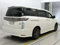 Nissan ELGRAND лот № 33384 оценка 3.5  с аукциона в Японии 1